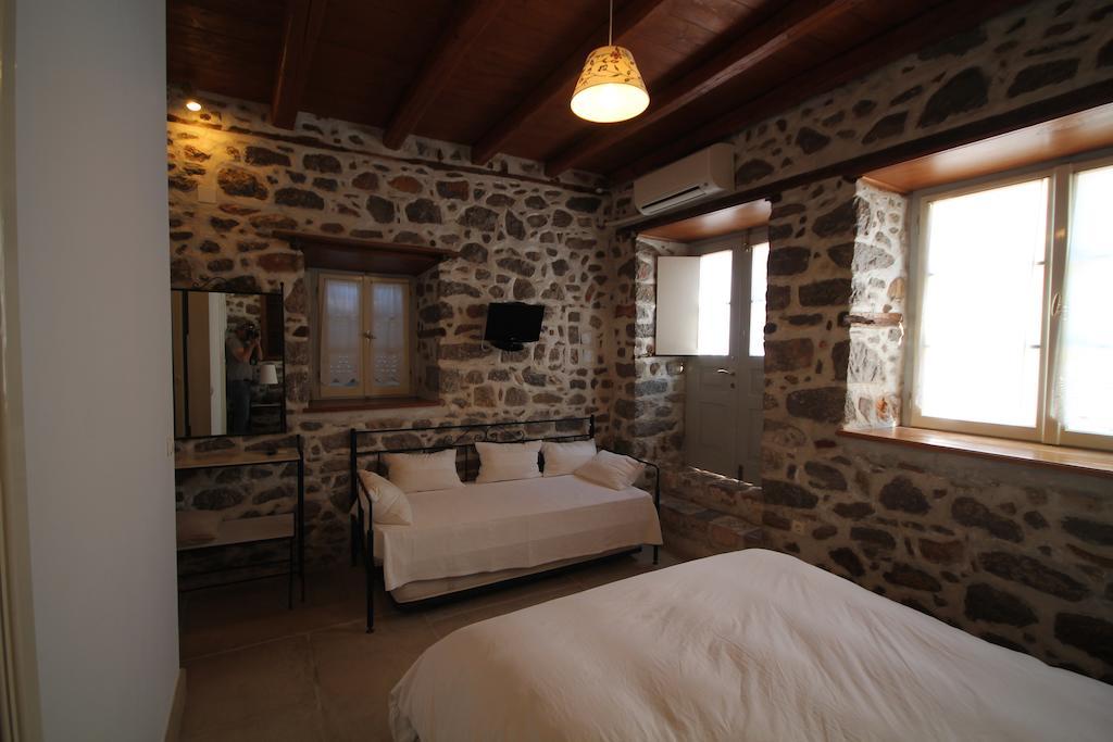 Guesthouse Alexandra Hydra  Zimmer foto
